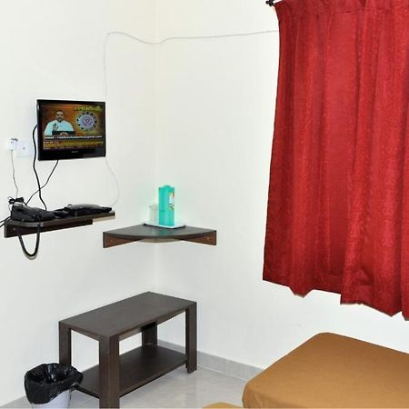 Maple Inn Budget Hotel Bangalore Exterior foto