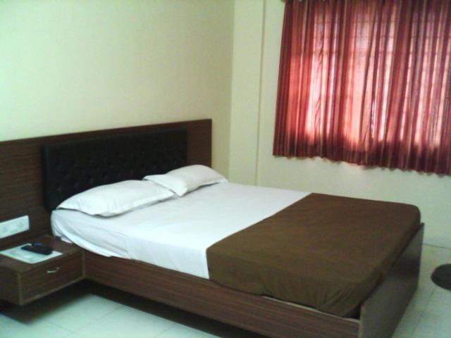 Maple Inn Budget Hotel Bangalore Exterior foto